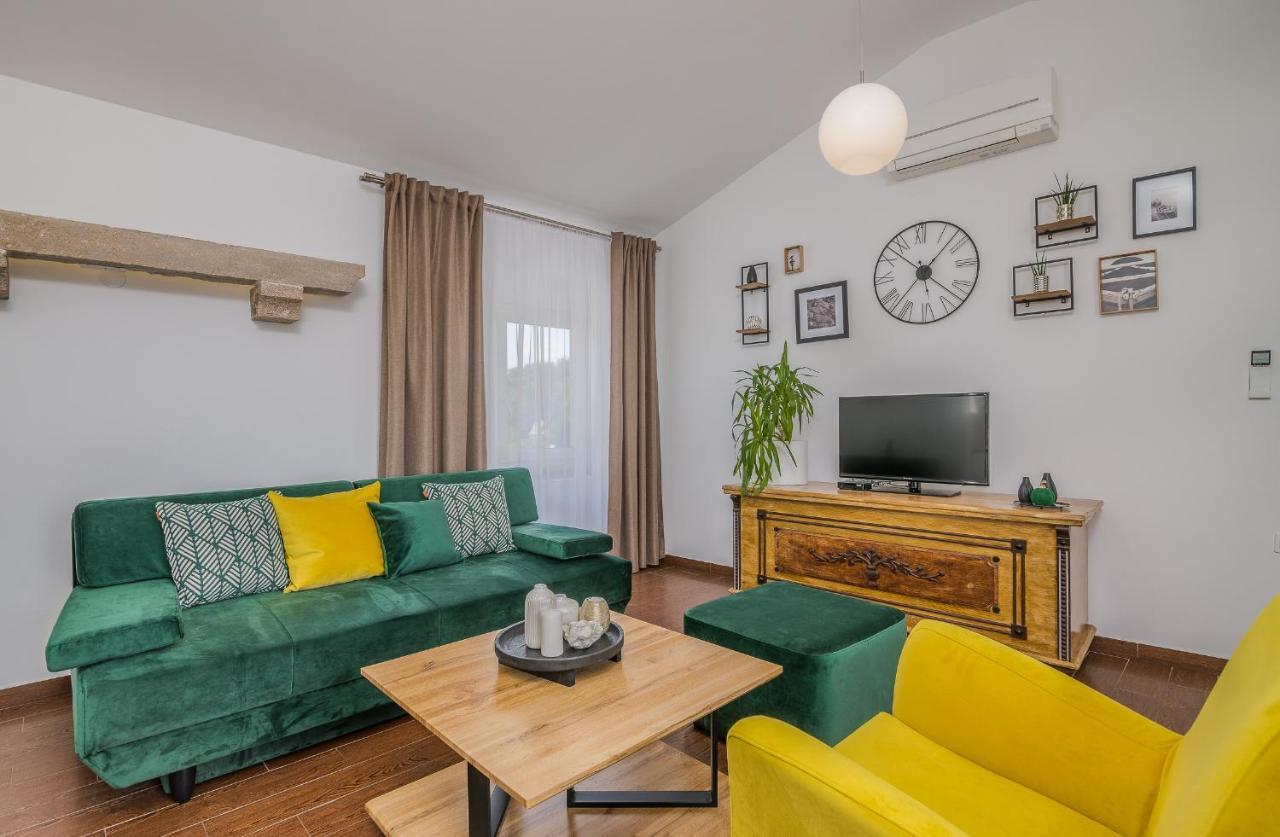 Apartment Marina Malinska Kültér fotó