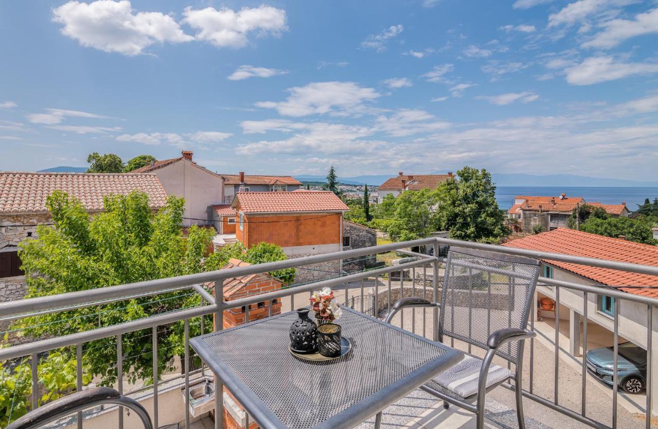 Apartment Marina Malinska Kültér fotó