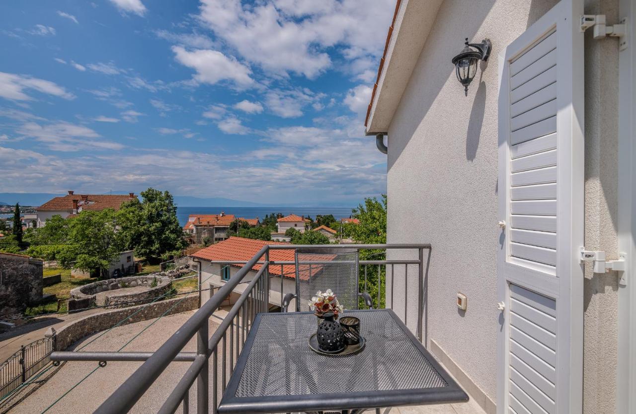 Apartment Marina Malinska Kültér fotó
