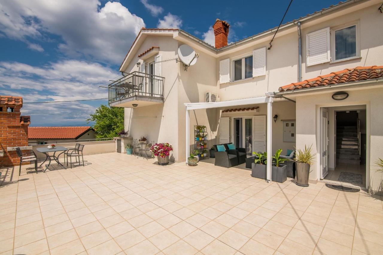 Apartment Marina Malinska Kültér fotó